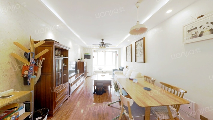 凯旋门南北通透品牌精装明厨明卫，业主急售-客厅