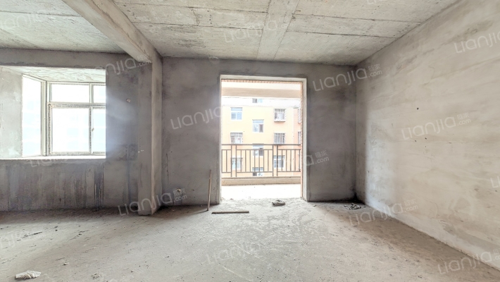 新亚花园二手房实景图