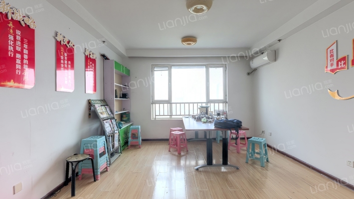 众美欢乐汇商务公馆二手房实景图