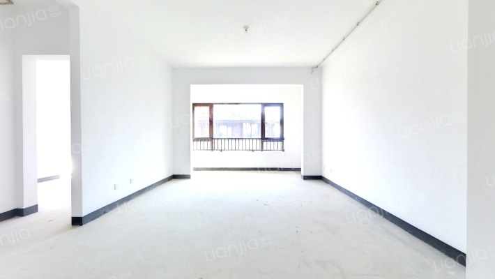 绿城晓风湖畔北区二手房实景图