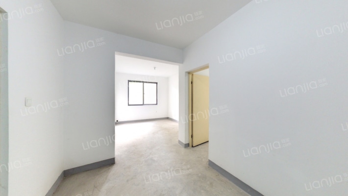 尚水湖畔淼园二手房实景图