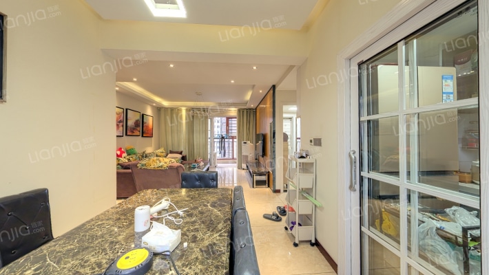 中铁逸都国际B区二手房实景图