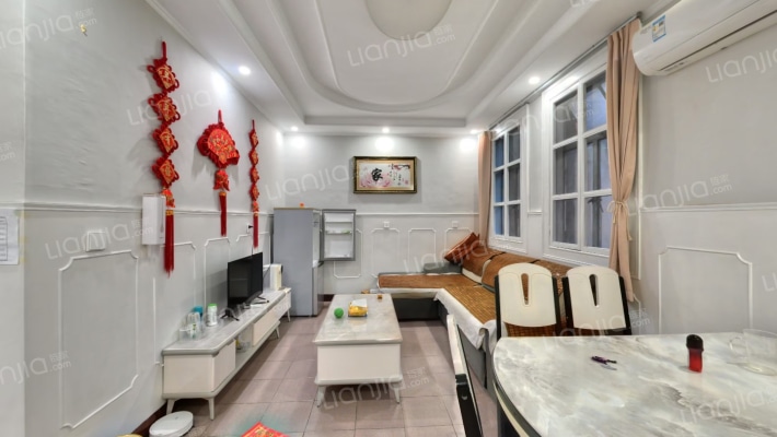 目澜路1058号二手房实景图