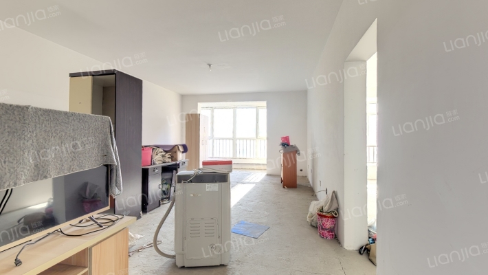 此房南北通透，房本满五唯一，过户费低，公园式社区。-客厅