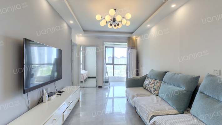 房子是朝南两居，拎包入住。中间楼层。-客厅