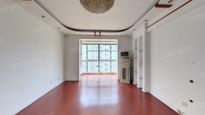 龙喜花苑南区二手房实景图