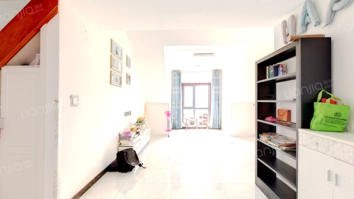 天津华侨城聆水苑二手房实景图