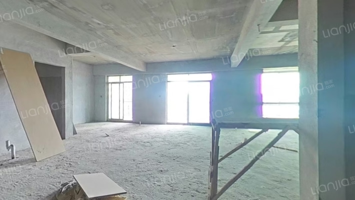 融冠·水映豪庭二手房实景图