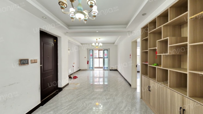 保利俯院江南二期二手房实景图