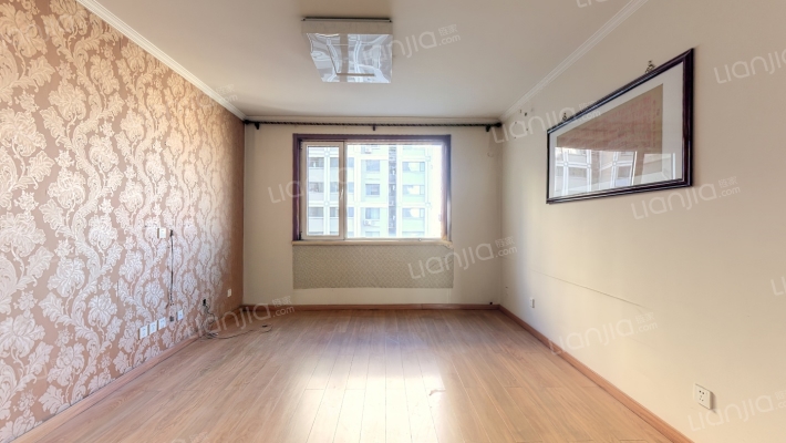 双塔区香港豪庭精装三居，本满五不唯一-客厅