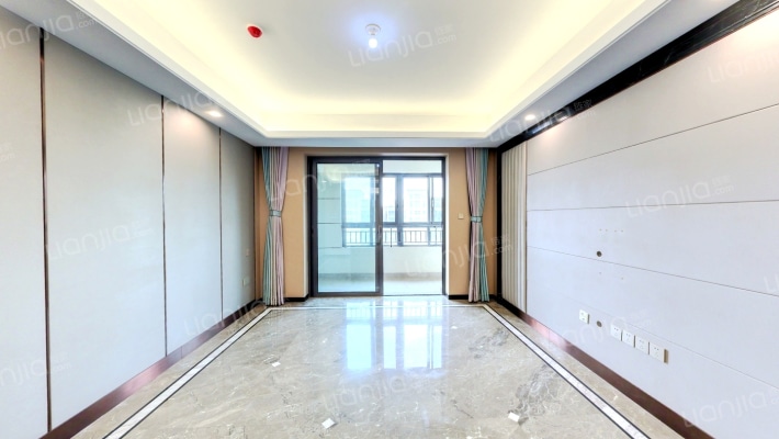 世茂璀璨滨江二手房实景图