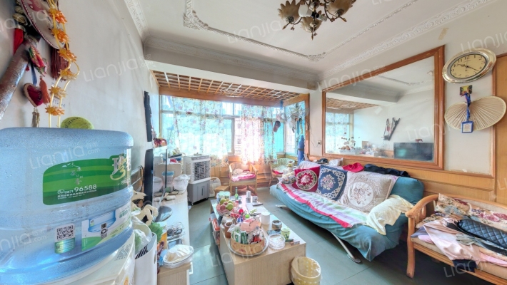 云南省农垦石油公司职工宿舍区二手房实景图