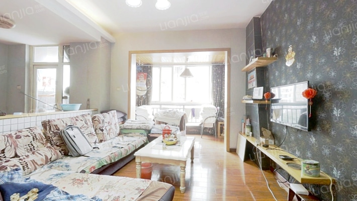 亚丁小镇二手房实景图