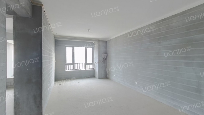 铂悦花园二手房实景图