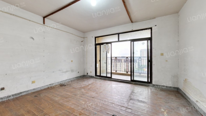 中旅蓝岸花园二手房实景图