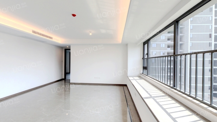 兴耀岚漫之城二手房实景图