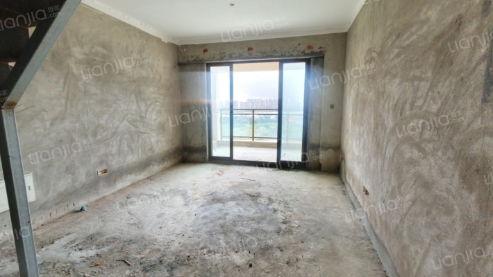 美林江畔二手房实景图