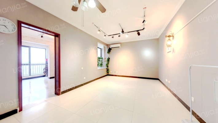 锦艺国际华都濠庭二手房实景图