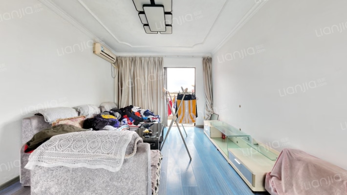 星河丹堤E区二手房实景图
