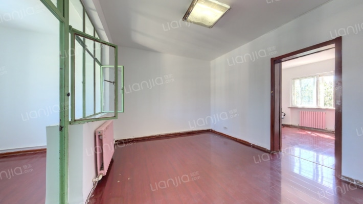 交警楼二手房实景图