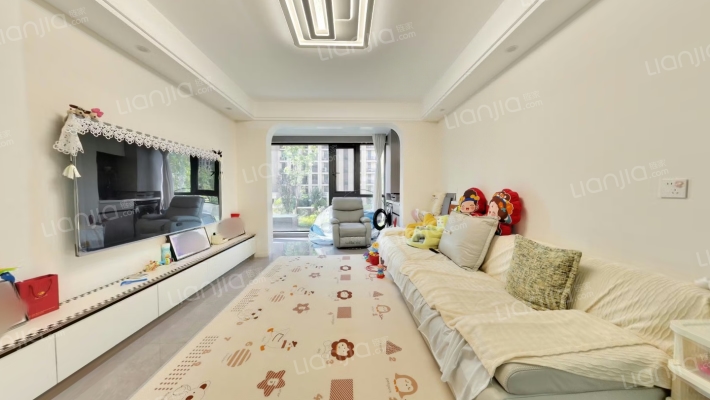 中南樾府二手房实景图