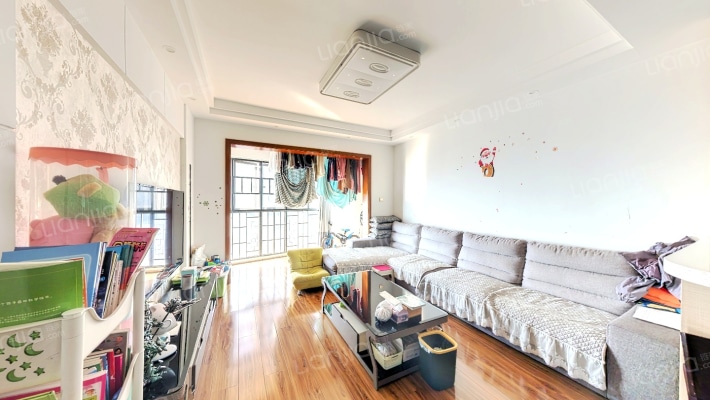 富春山二手房实景图