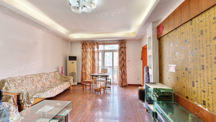 依水园二手房实景图