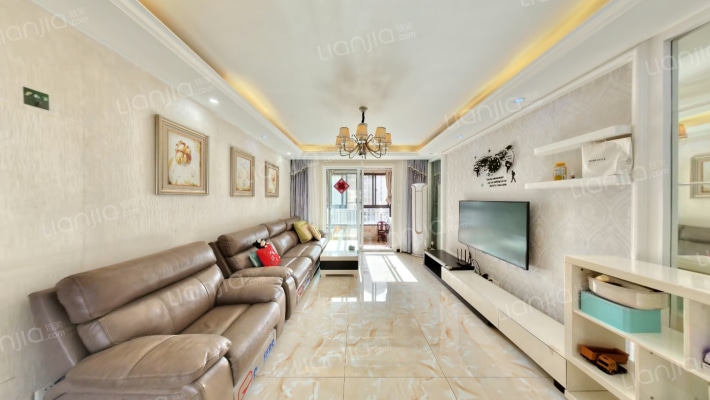 世茂东外滩二手房实景图