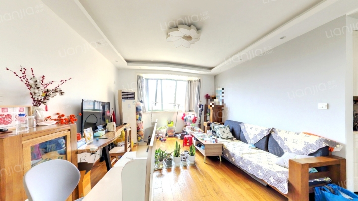 金桥爱建园二手房实景图