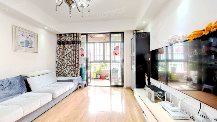 天下锦城巴斯镇二手房实景图