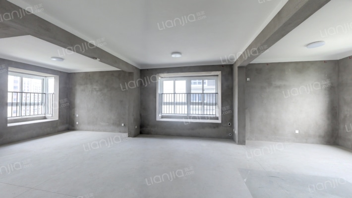 新兴岚湾三期东区二手房实景图