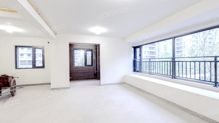 悦融湾二手房实景图