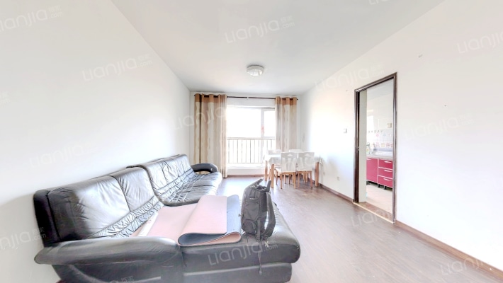 香槟郡二手房实景图