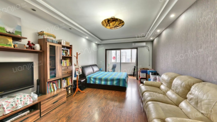 海户西里甲30号院二手房实景图