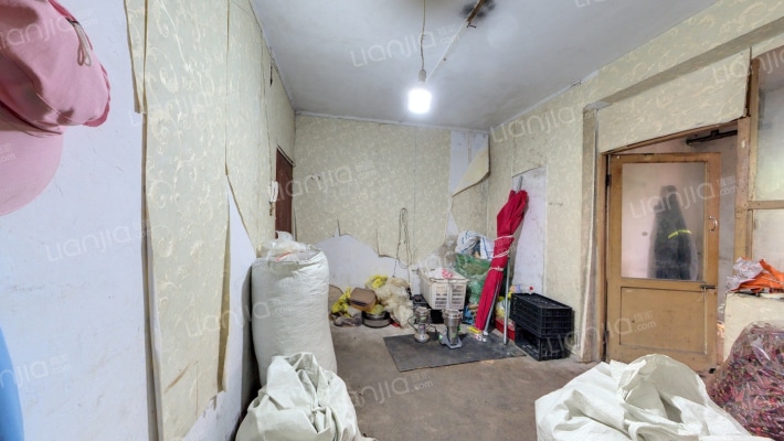 黄金路64号二手房实景图