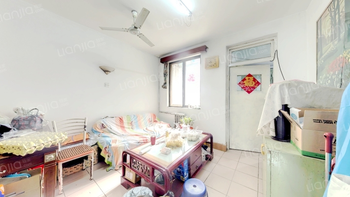 海红住宅小区二手房实景图