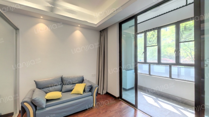 鸿海溪园二手房实景图