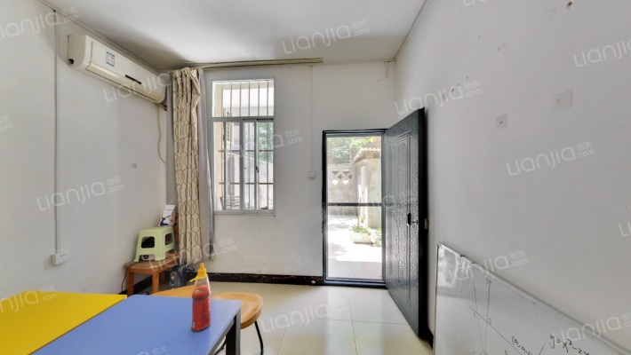 外国语学校宿舍二手房实景图