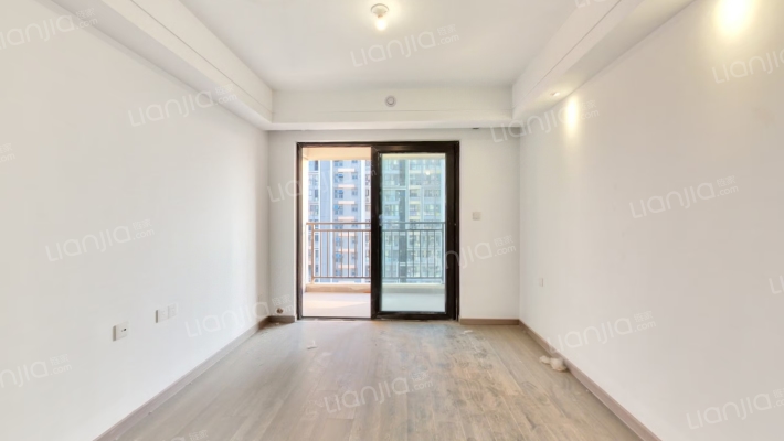 揽湾玖筑二手房实景图