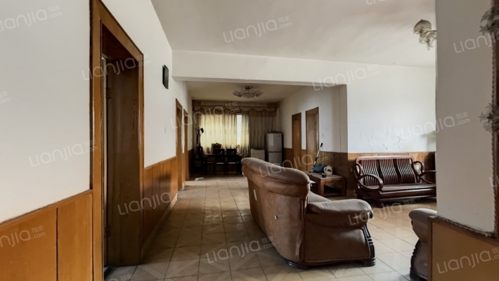 金岳花园二手房实景图