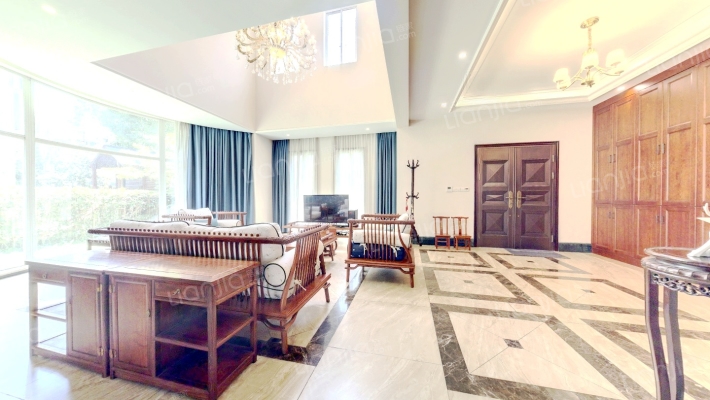 龙柏山庄二手房实景图