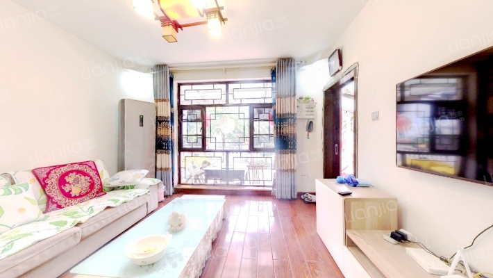 假日青城二手房实景图