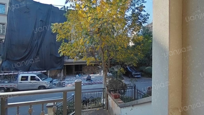 华庭常青墅二手房实景图