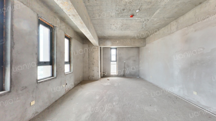 龙发时代广场二手房实景图