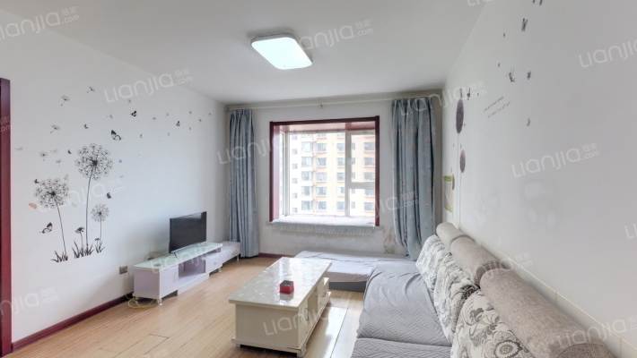 艺彩蓝湾二手房实景图