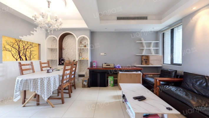 银爵世纪公寓二手房实景图