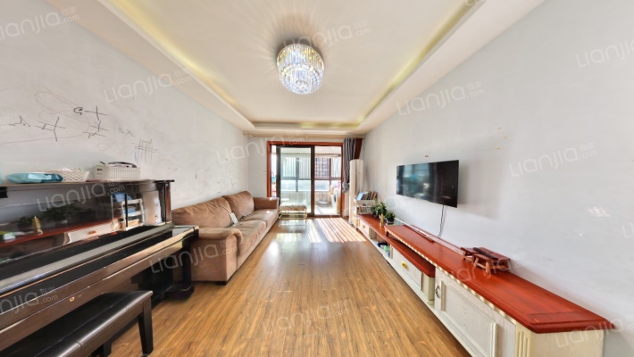 保利罗兰香谷二手房实景图