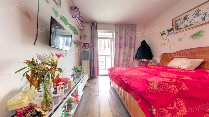 美陆佳苑菊苑二手房实景图