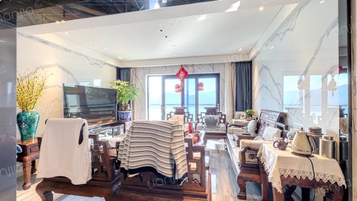 蓝郡西堤二手房实景图