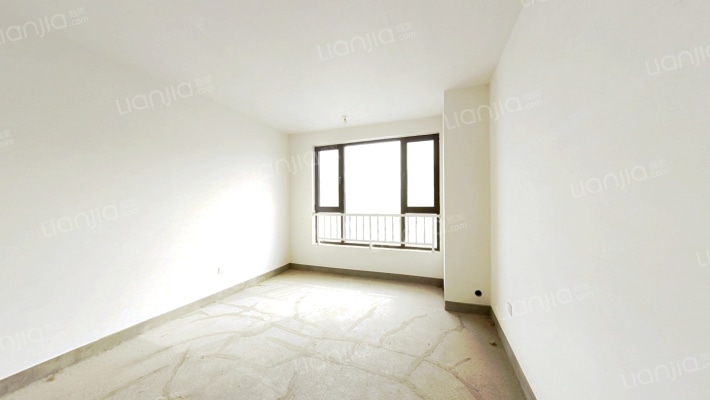 业主诚意出售 价格可议 户型方正-客厅